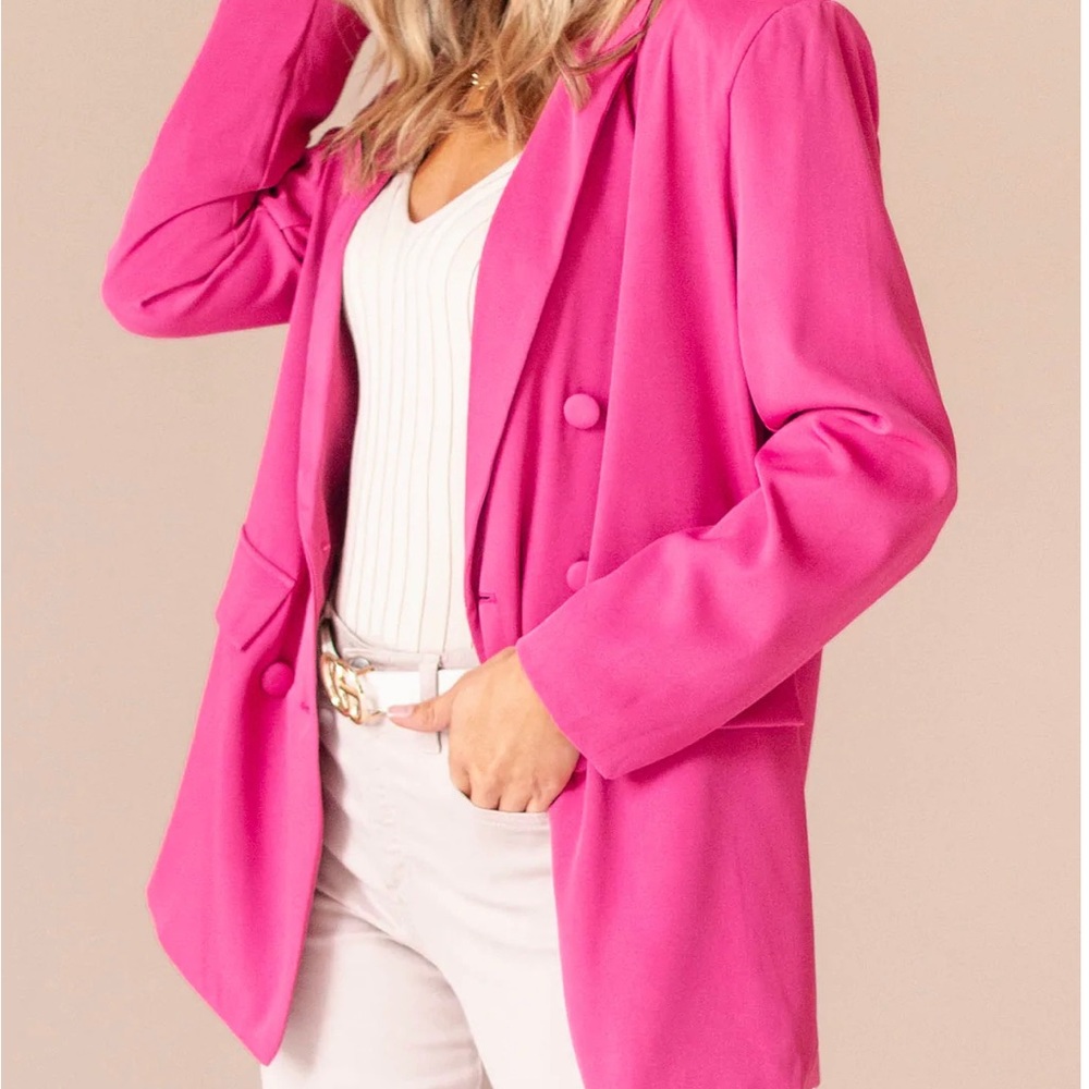 🔥💕NWT Blazer with removable shoulder pads🔥
